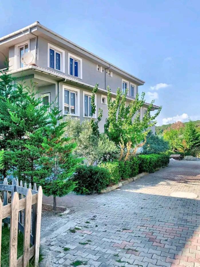 Orman Villa Hotel Is 6 Minutes From The Airport Arnavutkoy Extérieur photo